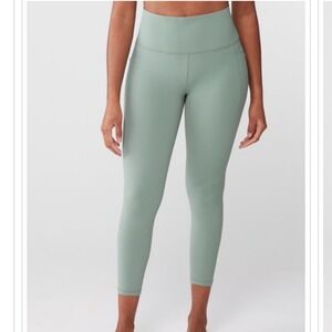 Athleta Salutation Stash Pocket II 7/8 Tights